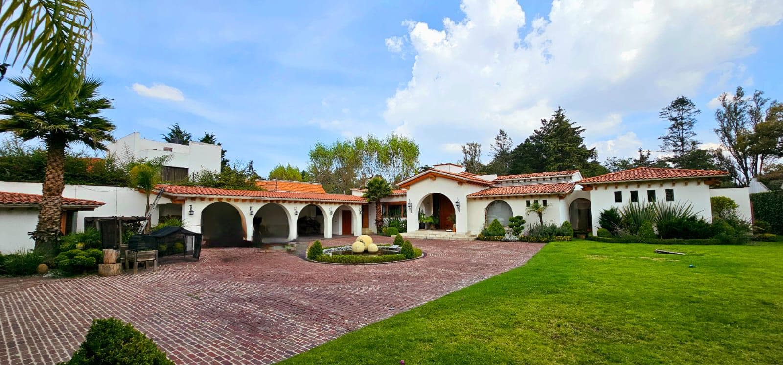 ONE-BEDROOM APARTMENT FOR SALE AT THE SAN CARLOS METEPEC GOLF CLUB