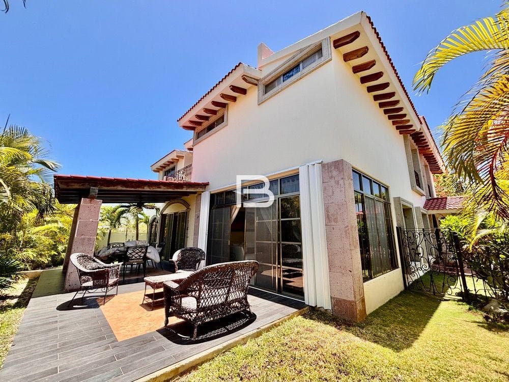 House for Rent in Isla Dorada with a Pool