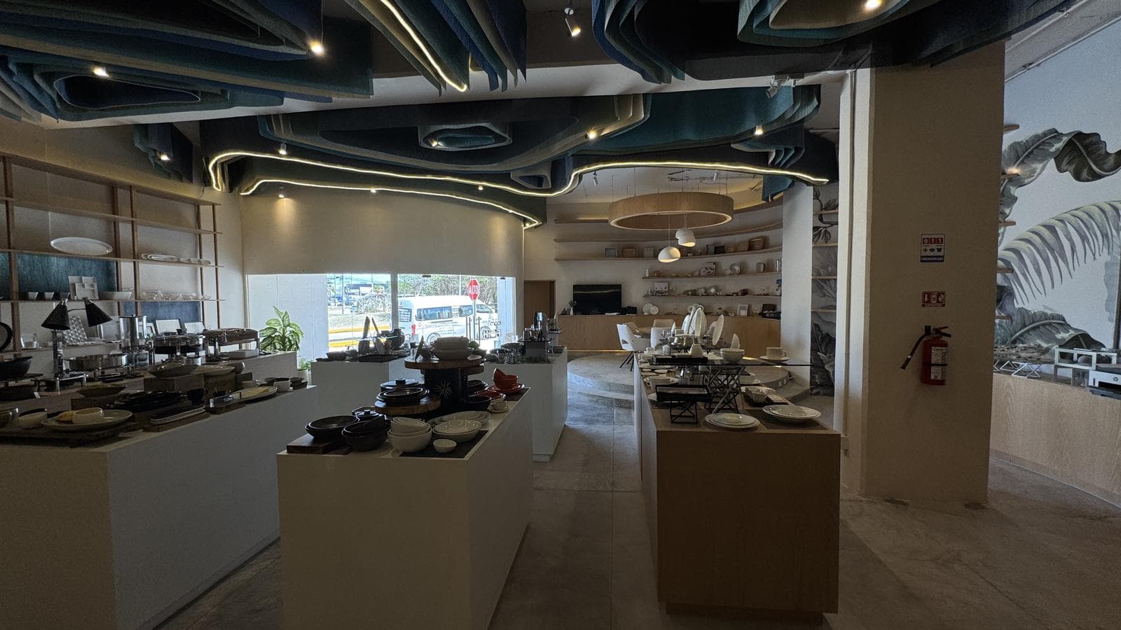 COMMERCIAL PROPERTY FOR SALE IN DOWNTOWN CANCUN ON TULUM AVENUE