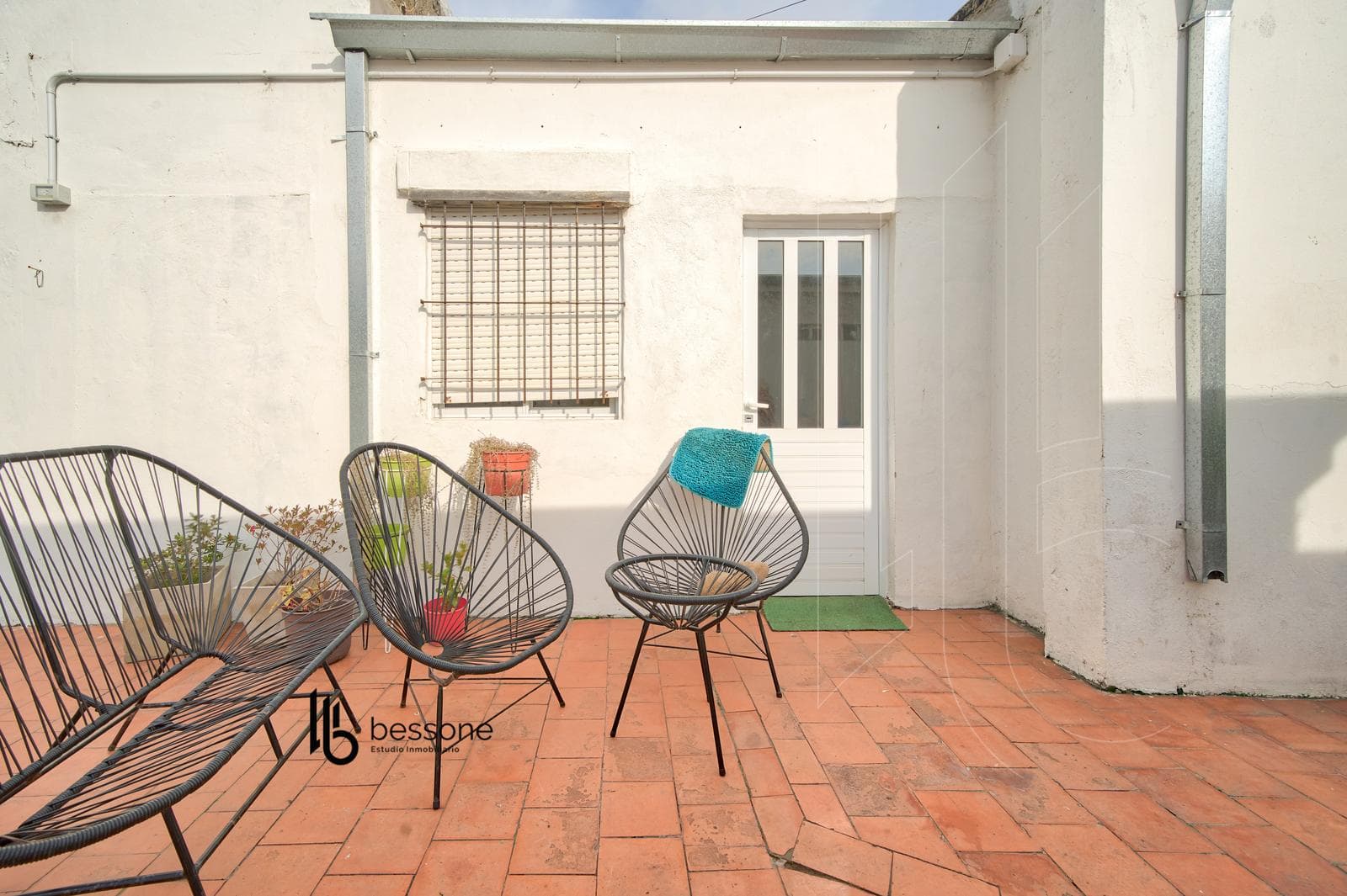 4-Room House with Barbecue Area, Park, and Large Lot in 9 de Julio