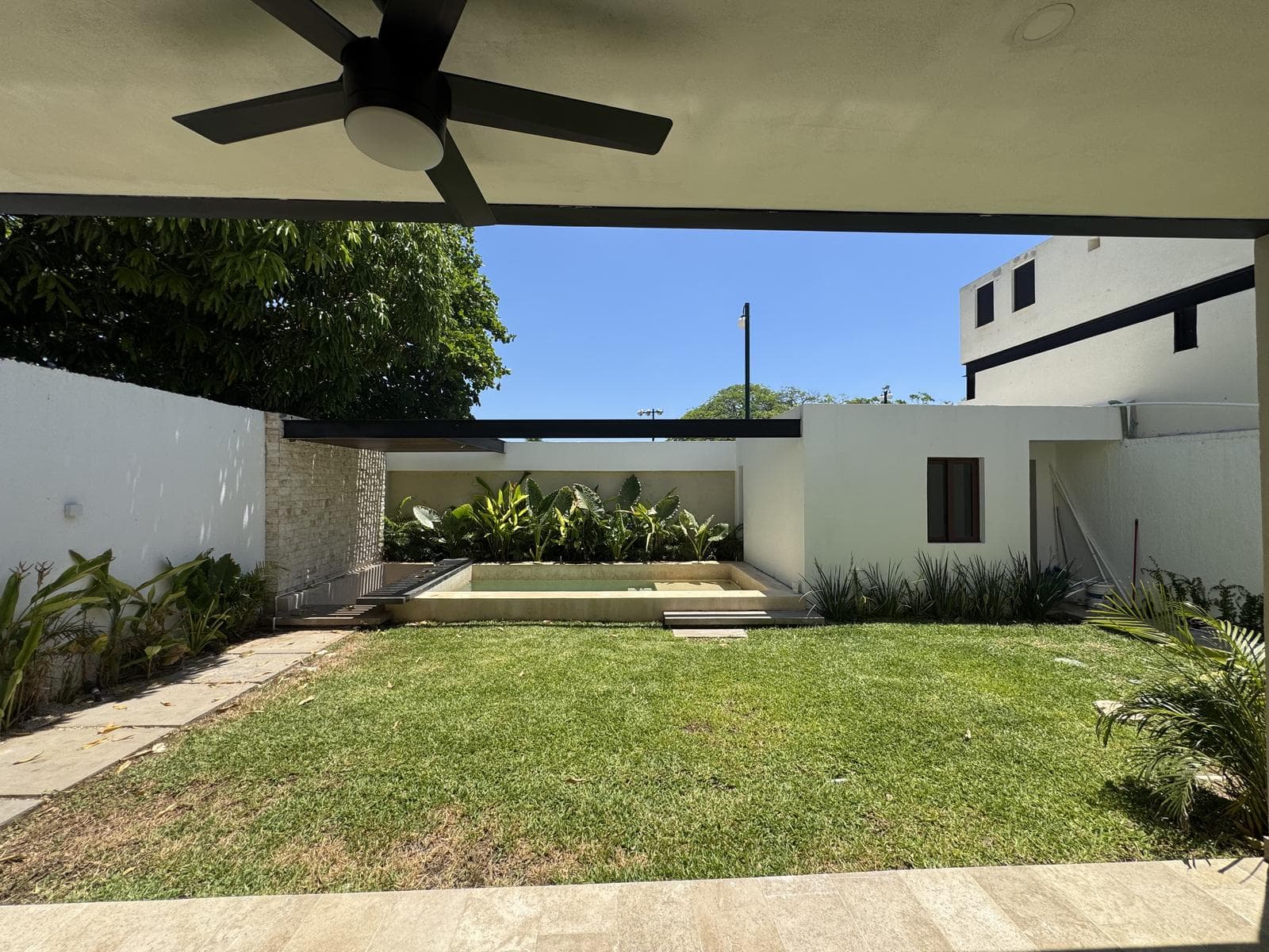 HOUSE FOR SALE IN MÉRIDA, NORTHERN MEXICO, AVAILABLE IMMEDIATELY