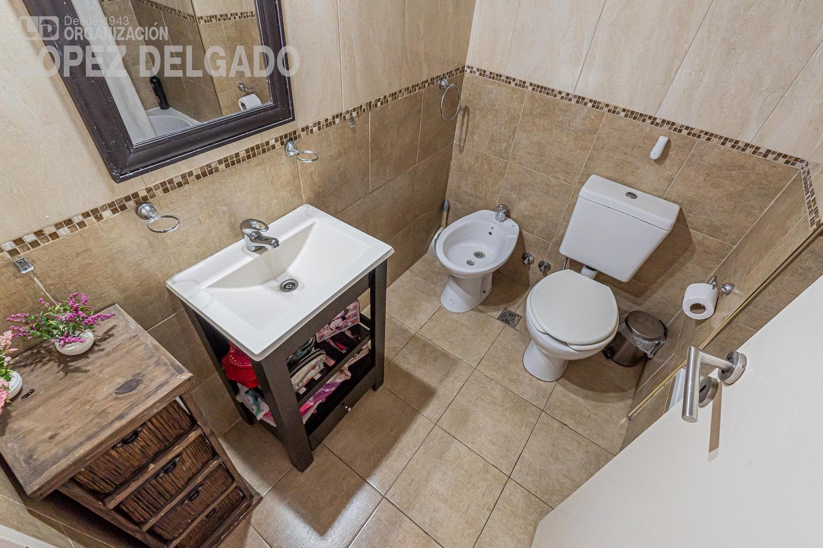 3-room apartment with a balcony and a garage. Amenities.