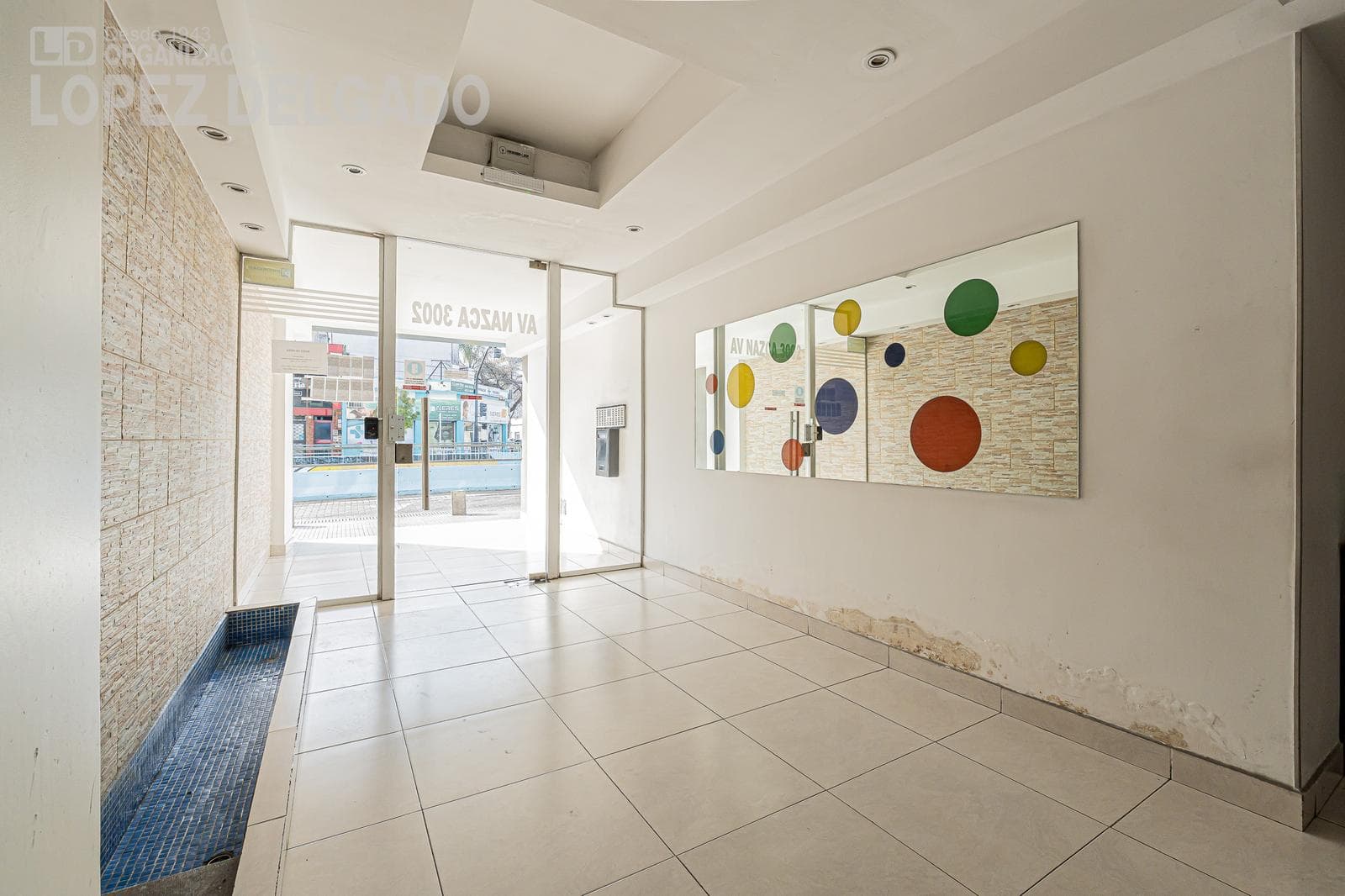 3-room apartment with a balcony and a garage. Amenities.