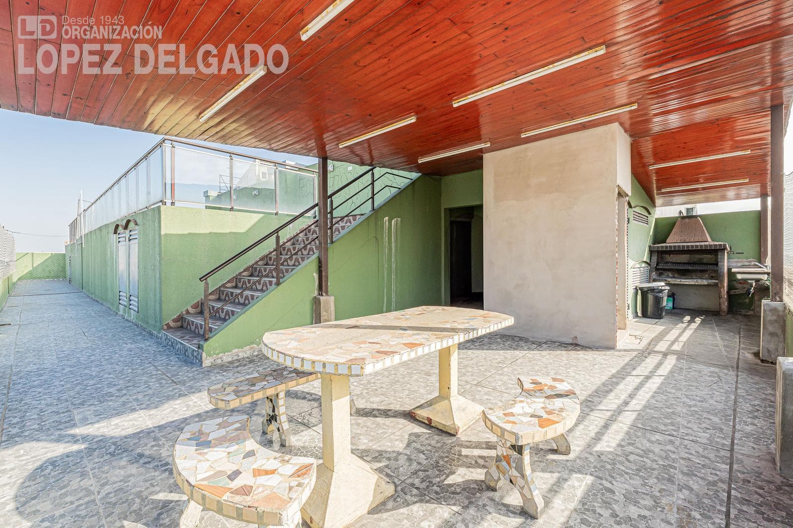 3-room apartment with a balcony and a garage. Amenities.
