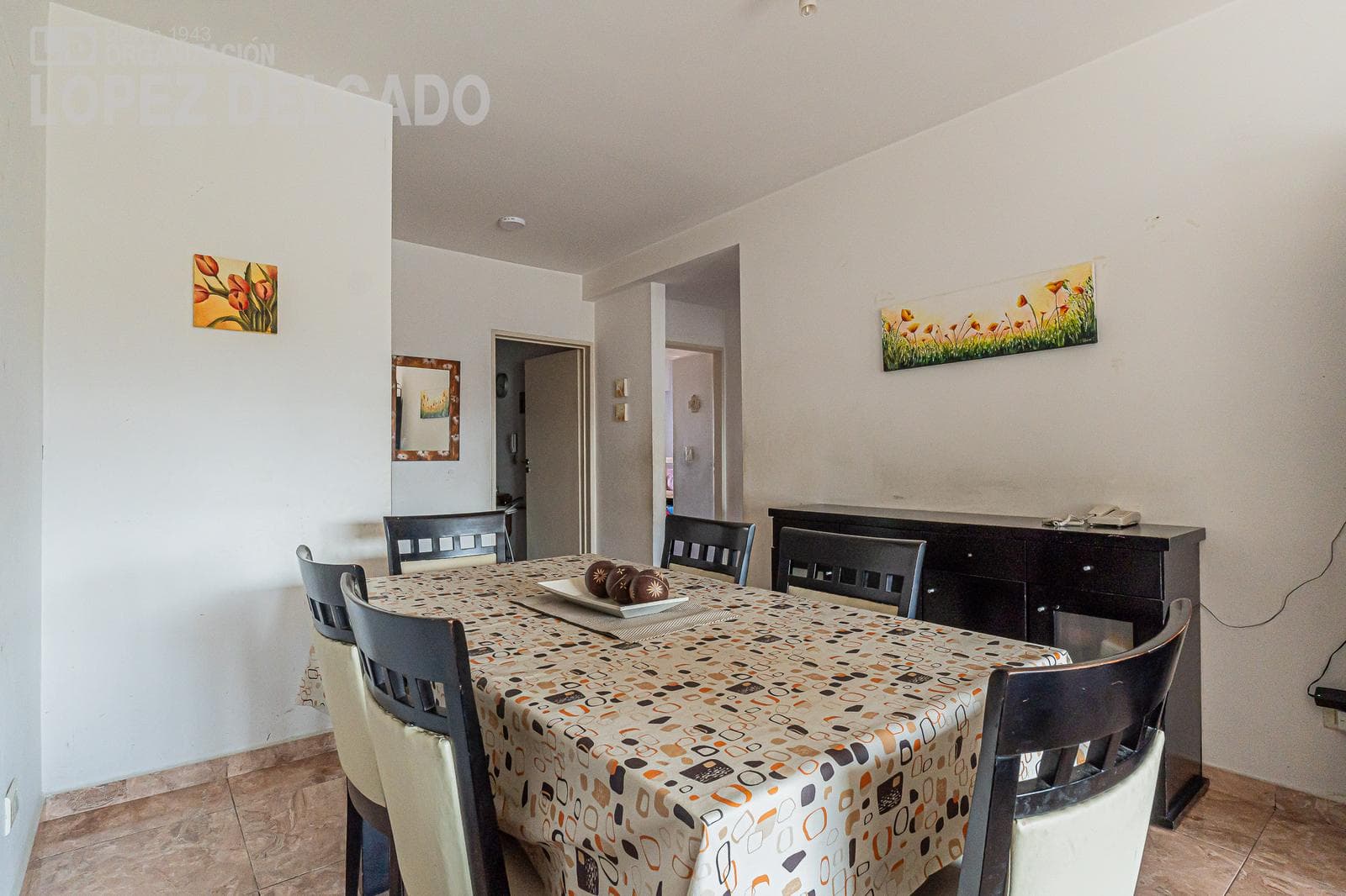 3-room apartment with a balcony and a garage. Amenities.