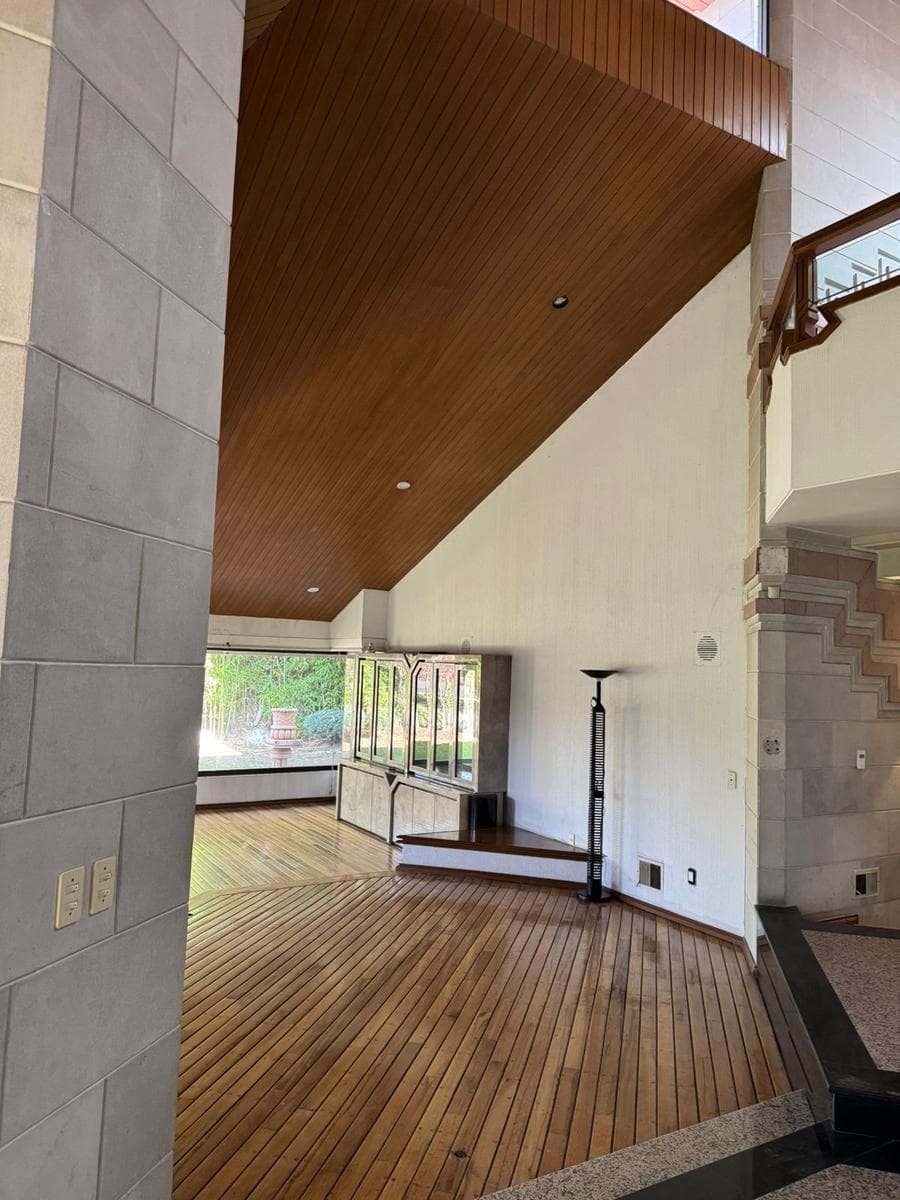 HOUSE FOR SALE IN BOSQUE DE REFORMA