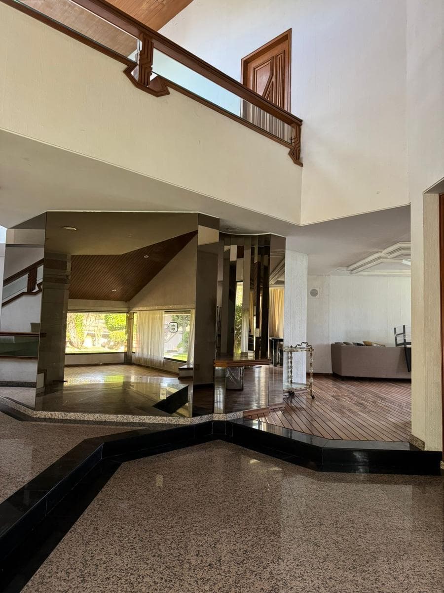 HOUSE FOR SALE IN BOSQUE DE REFORMA