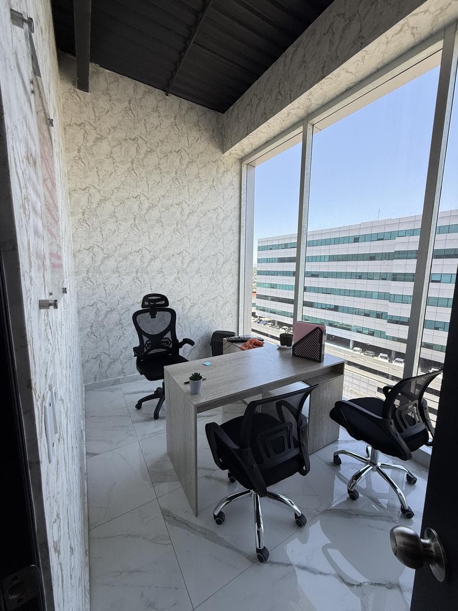 FULLY EQUIPPED AND FURNISHED OFFICE