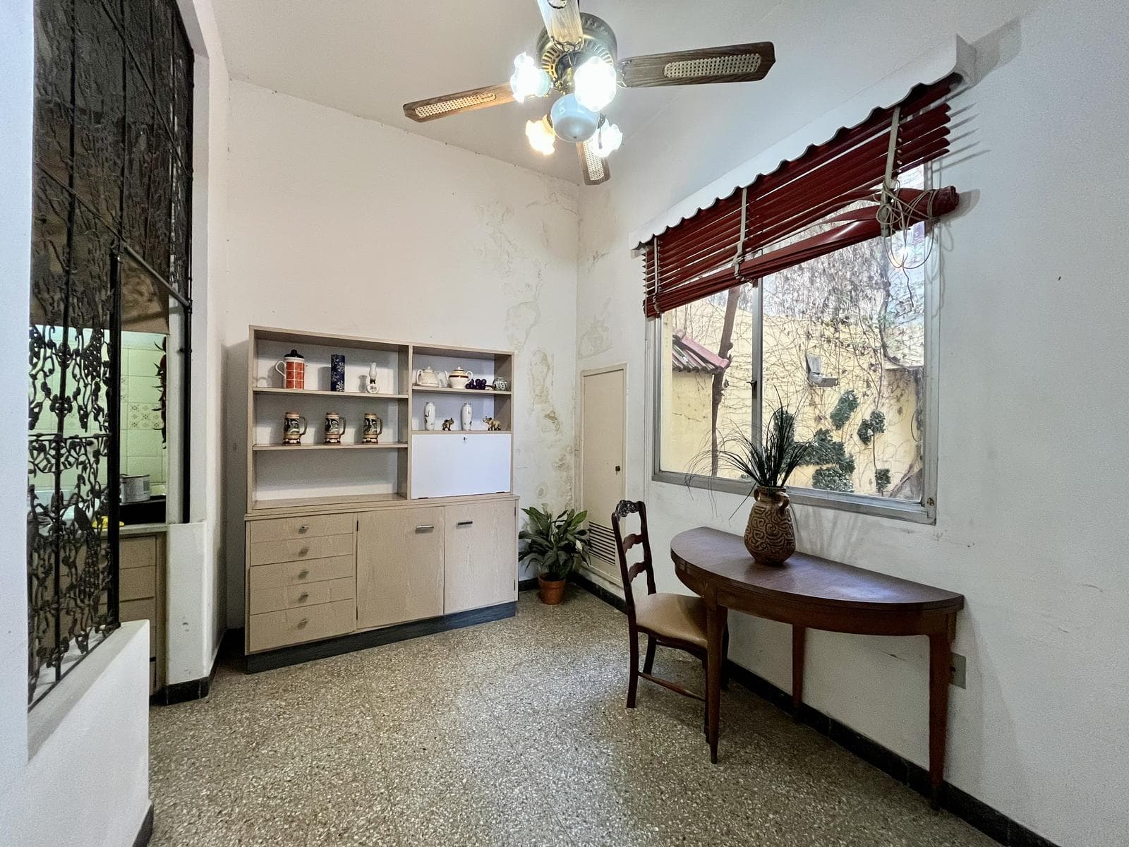 GREAT OPPORTUNITY: 3-BEDROOM APARTMENT WITH A PATIO