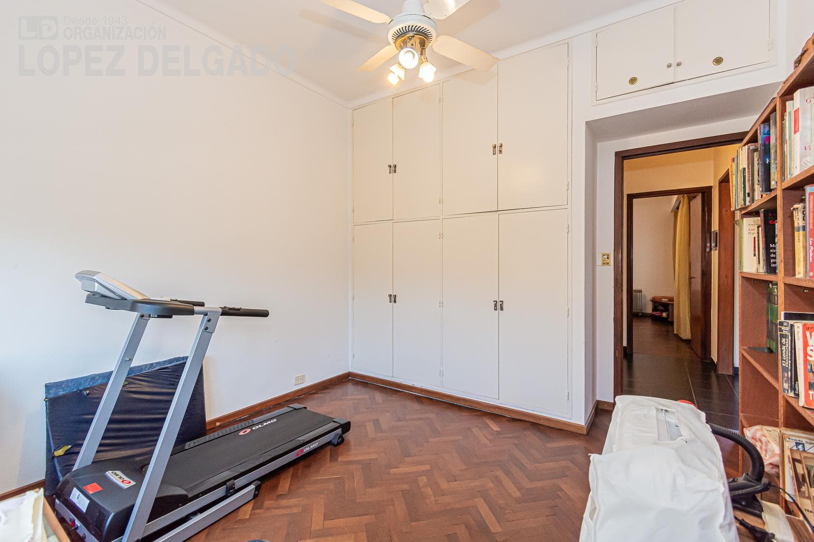5-room house with a garage, just a few blocks from Plaza Arenales