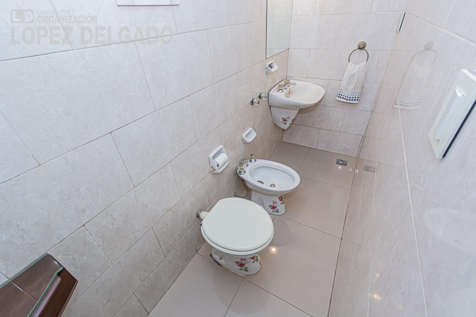 5-room house with a garage, just a few blocks from Plaza Arenales