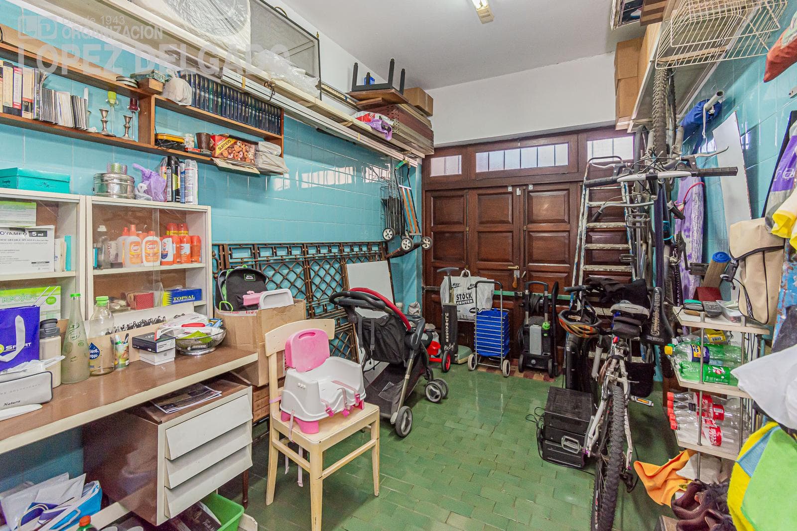 5-room house with a garage, just a few blocks from Plaza Arenales