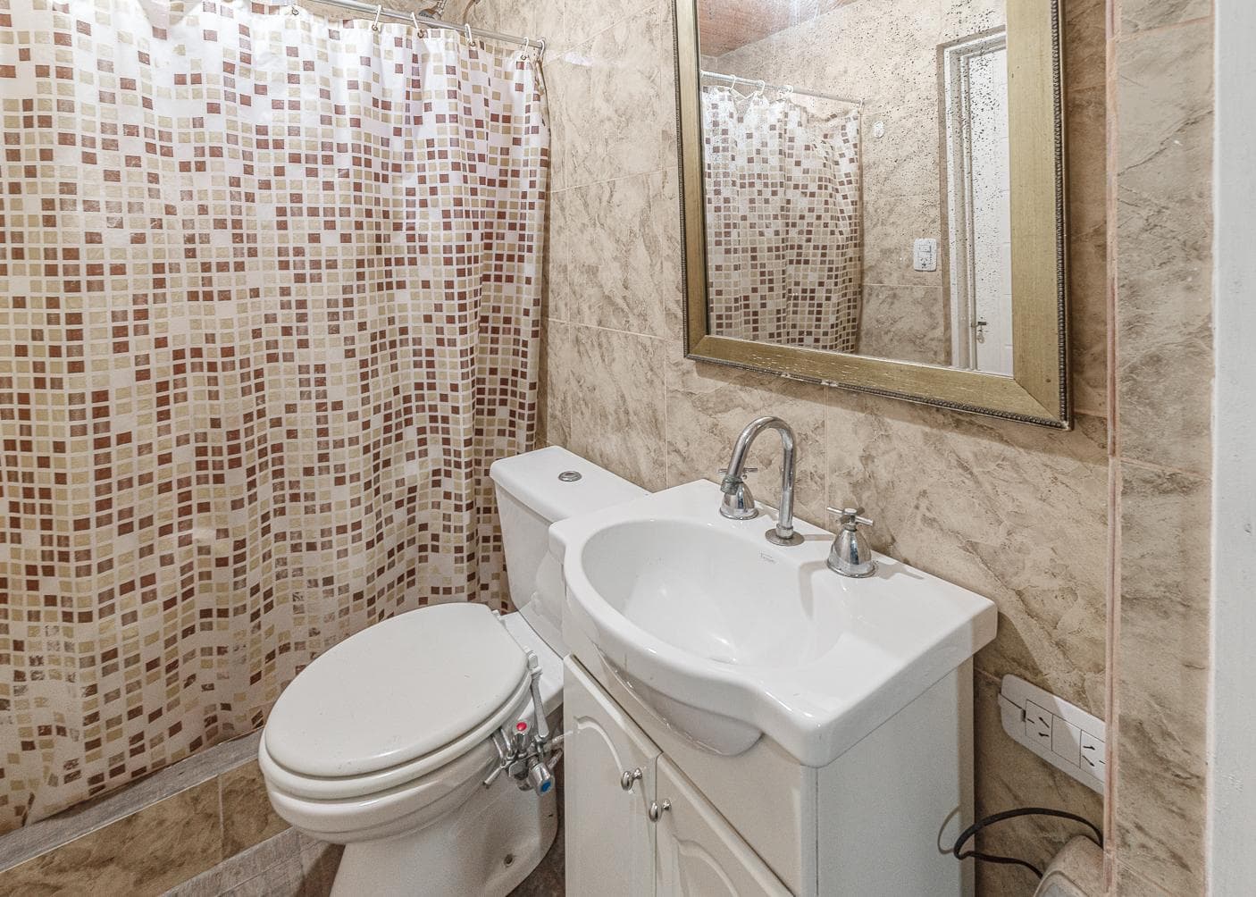 For Sale: Divisible 7-Room Penthouse in Flores—Ideal Investment!