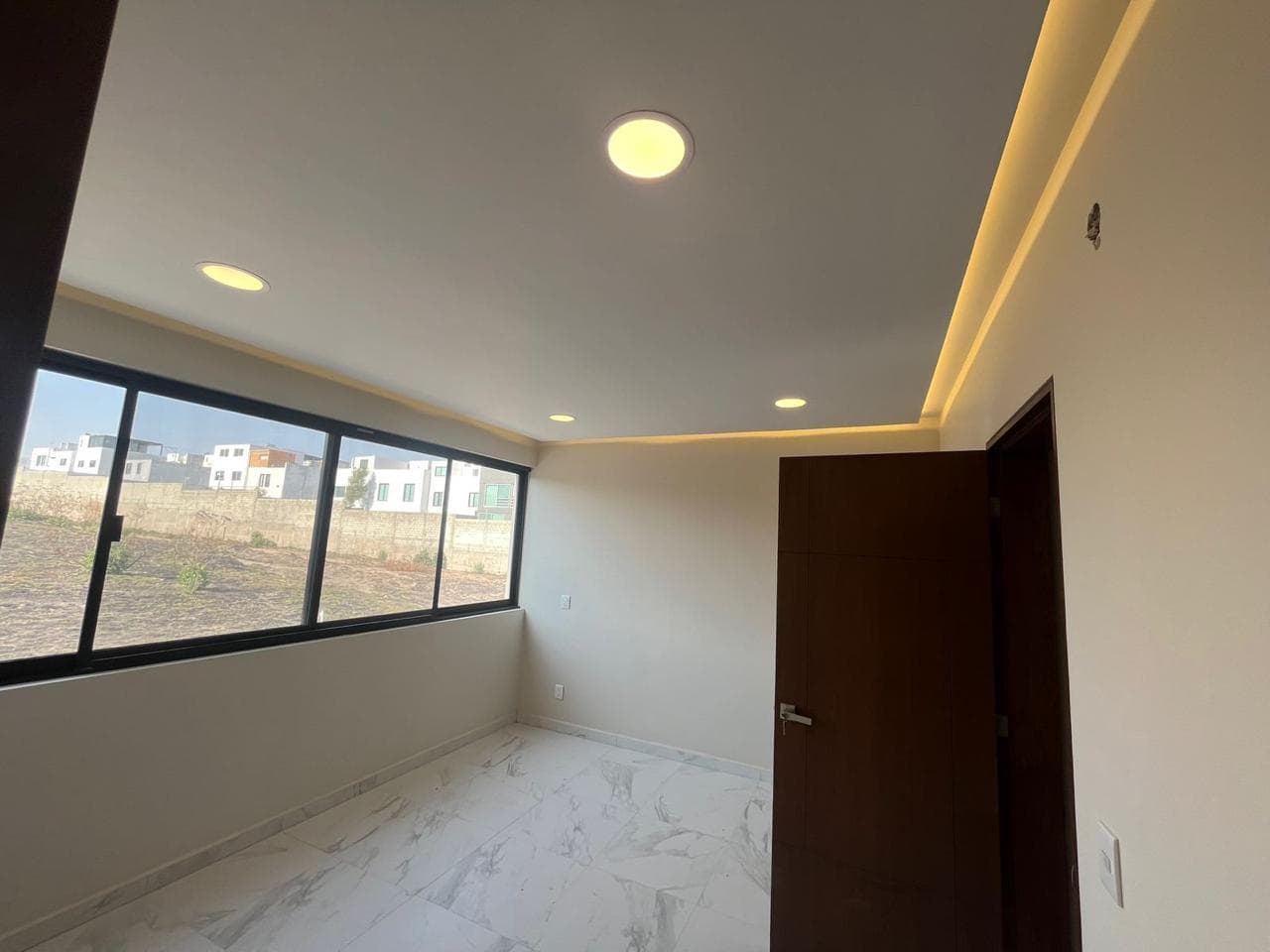 HOUSE FOR SALE IN COTO CASTAÑO