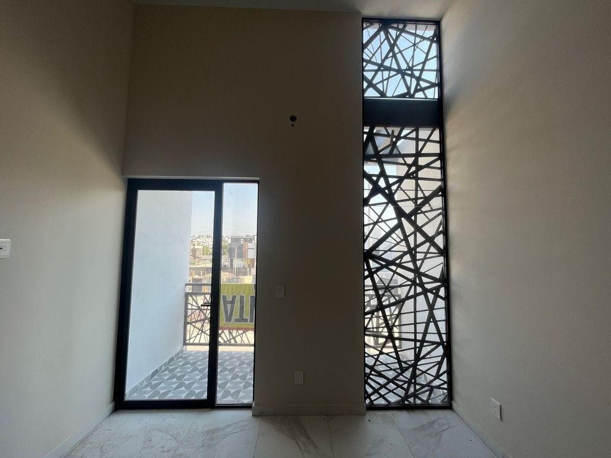 HOUSE FOR SALE IN COTO CASTAÑO