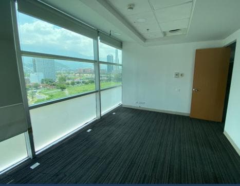 OFFICE FOR RENT IN VALLE ORIENTE