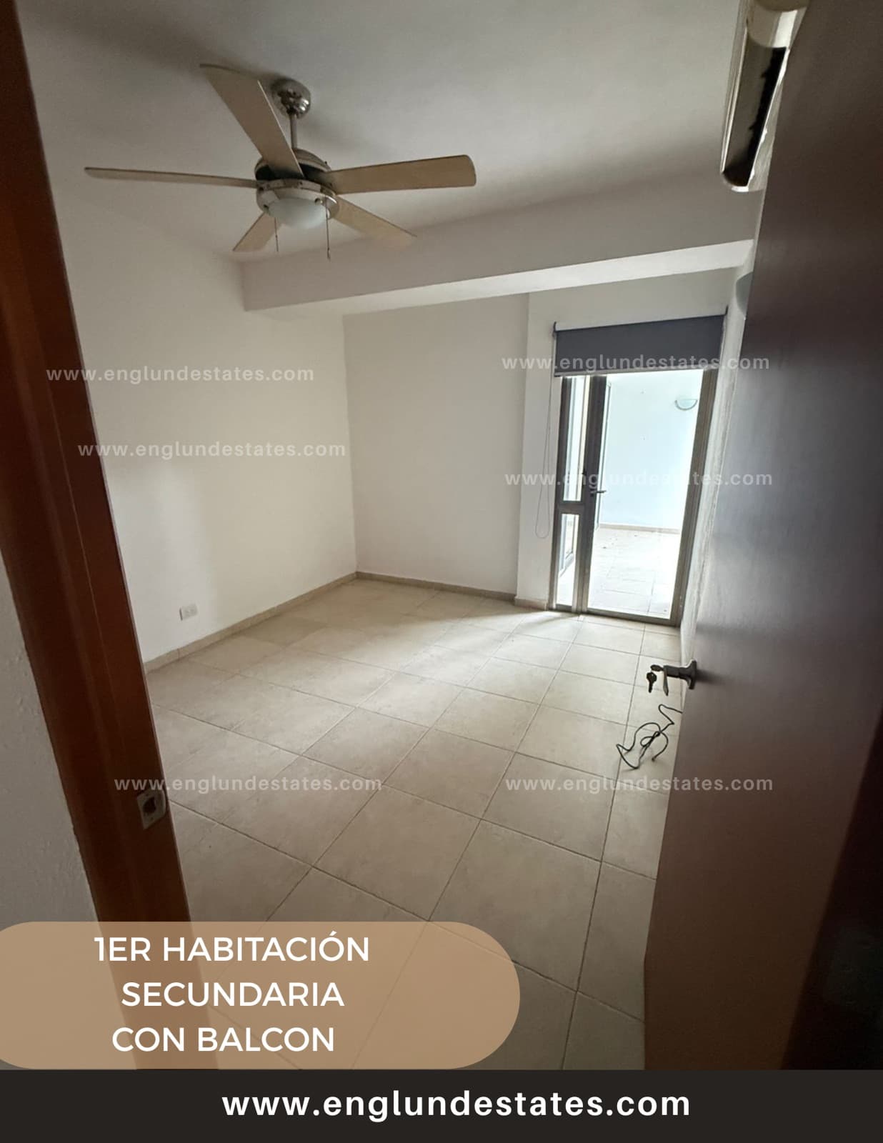 Two-story penthouse with 4 bedrooms, plus a studio and 4.5 bathrooms, near Plaza Las Américas