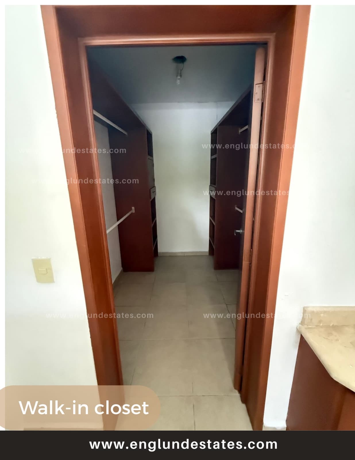 Two-story penthouse with 4 bedrooms, plus a studio and 4.5 bathrooms, near Plaza Las Américas