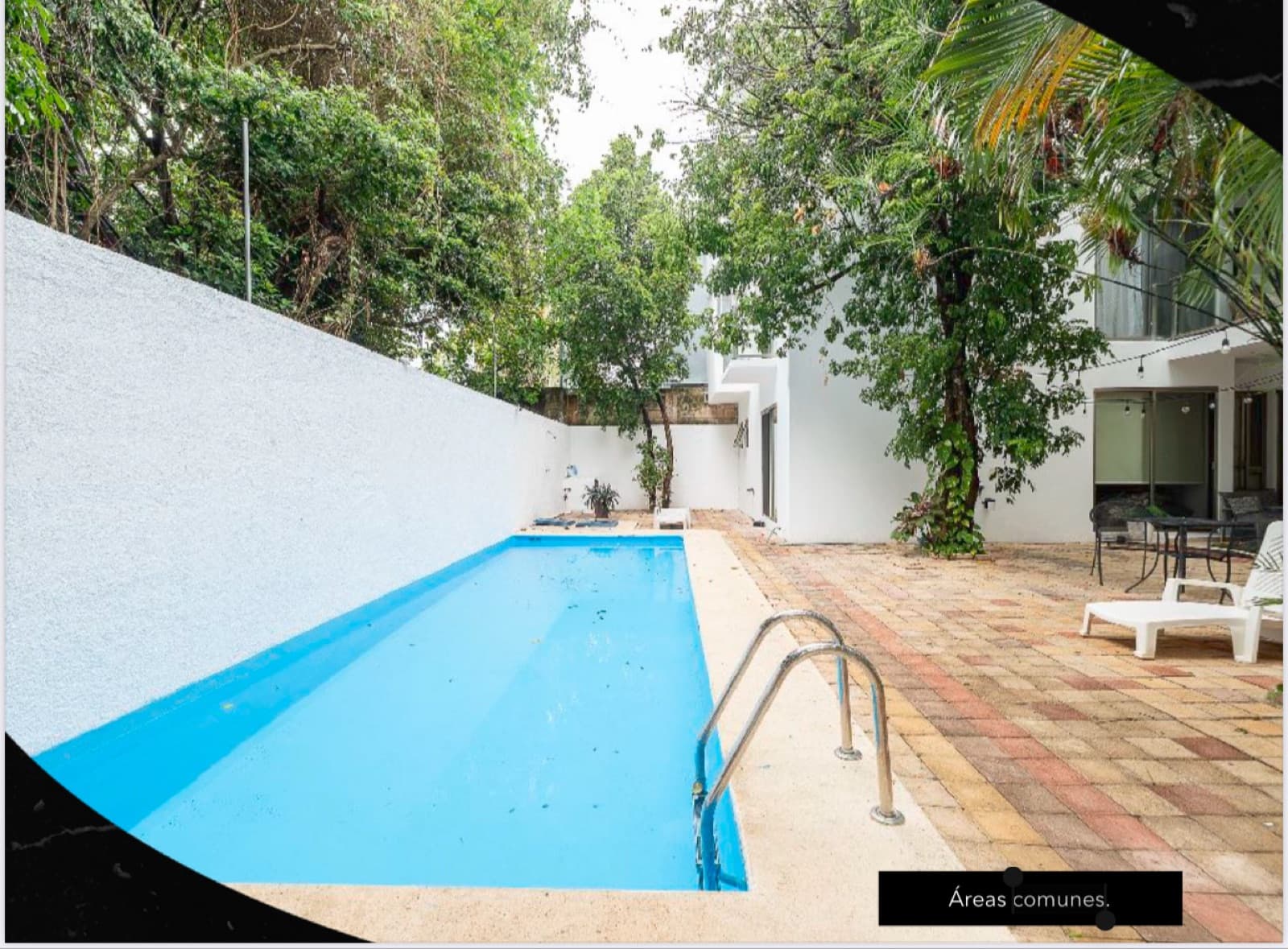 Two-story penthouse with 4 bedrooms, plus a studio and 4.5 bathrooms, near Plaza Las Américas