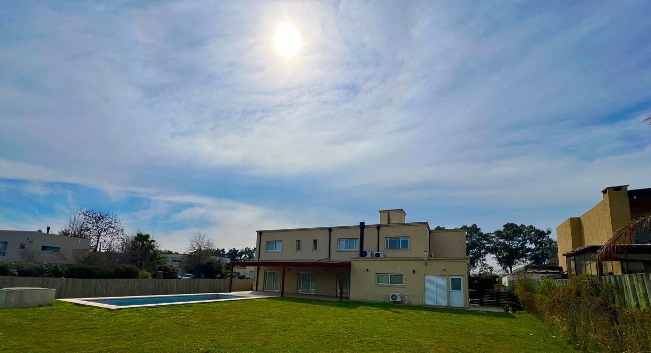House for Sale in Haras Santa Maria - Las Lomas Neighborhood - Escobar (Leased Through August 31, 2026)