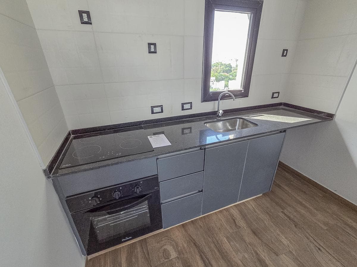 VENTA DEPARTAMENTO 2 AMBIENTES PARQUE CHAS CON BALCON ESTRENAR