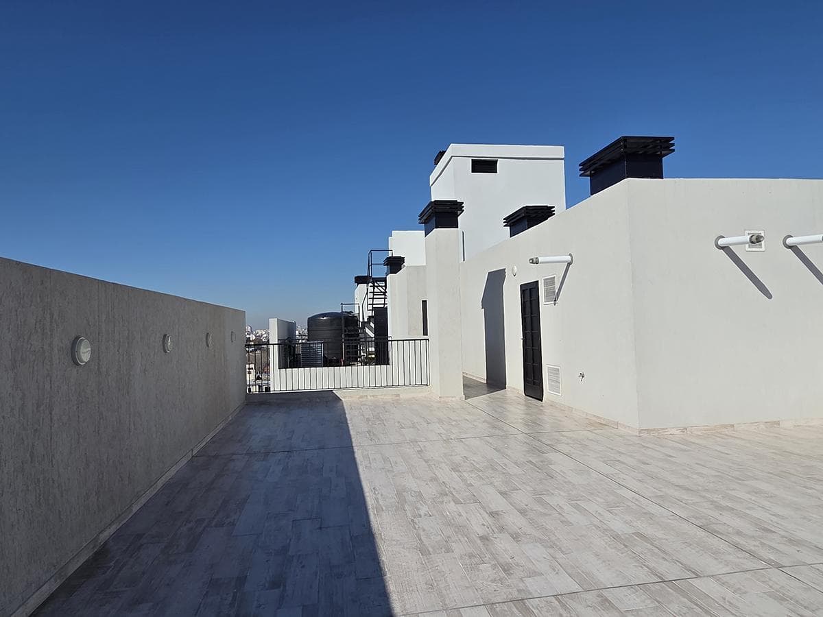 VENTA DEPARTAMENTO 2 AMBIENTES PARQUE CHAS CON BALCON ESTRENAR