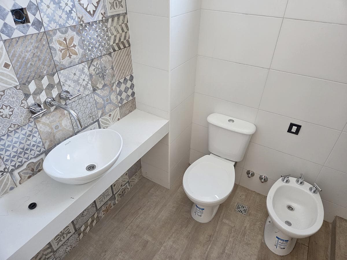 VENTA DEPARTAMENTO 2 AMBIENTES PARQUE CHAS CON BALCON ESTRENAR