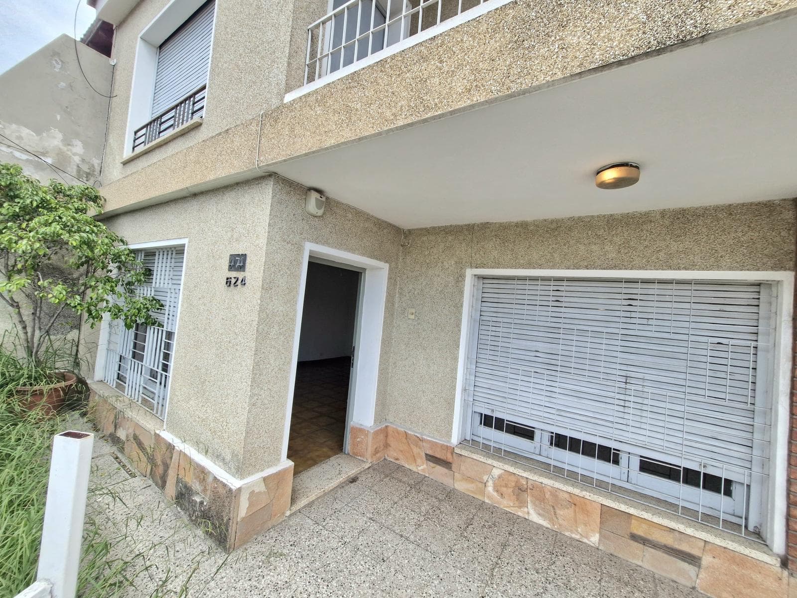 3-BEDROOM HOUSE FOR SALE - NEAR MAESTRO VIDAL - ALTO ALBERDI