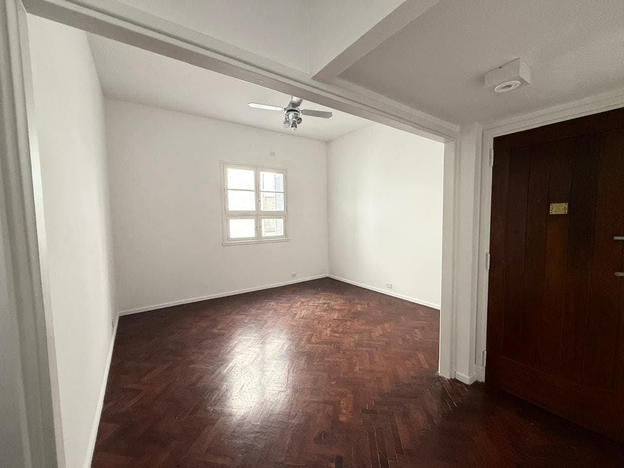 2-Room Refurbished Apartment for Sale - Recoleta