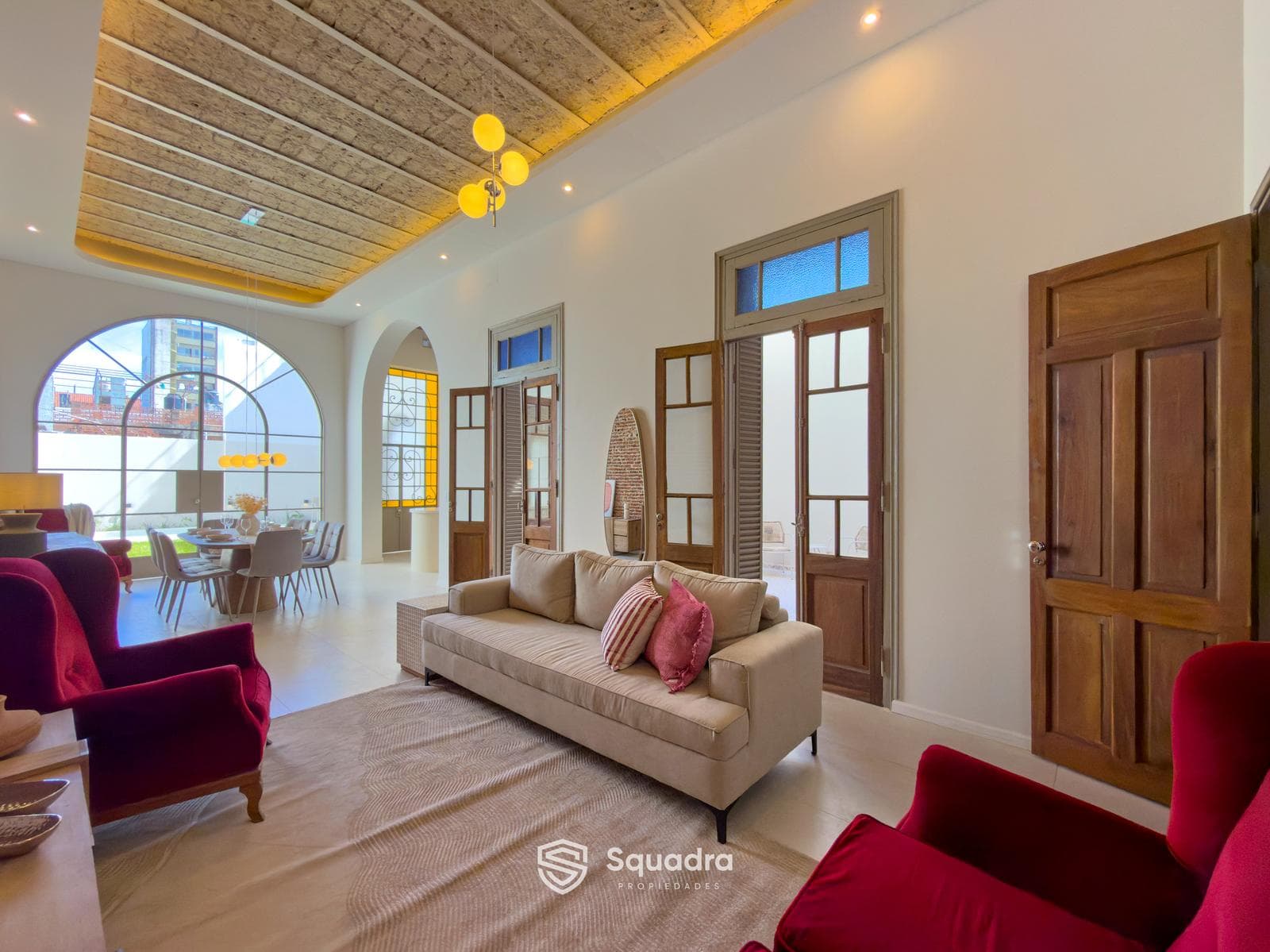 FOR SALE - 3-bedroom house with a multipurpose room, garage, patio, and pool - Abasto, Rosario.