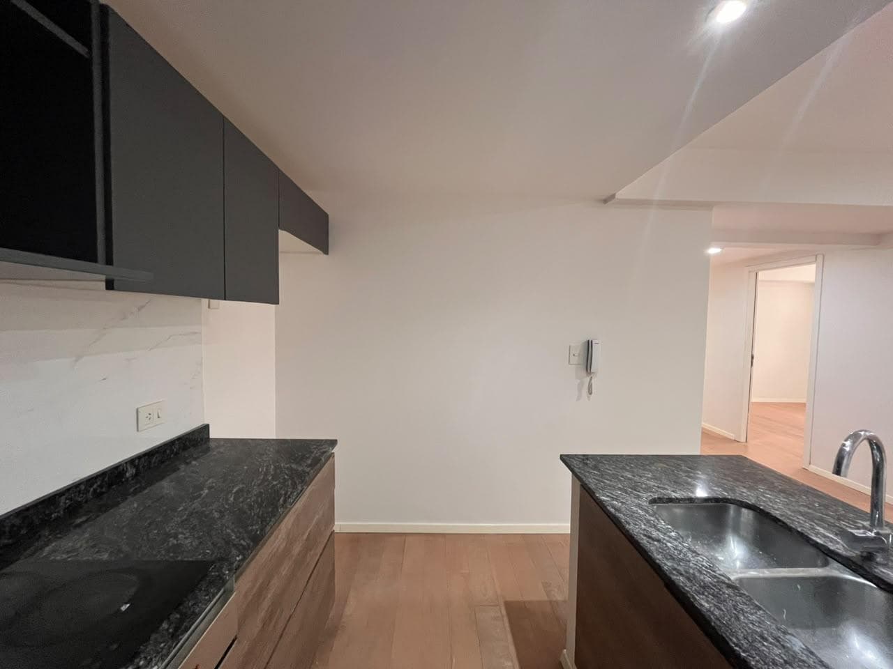 FOR SALE - 2-Bedroom Apartment, Garage Option - Downtown, Rosario