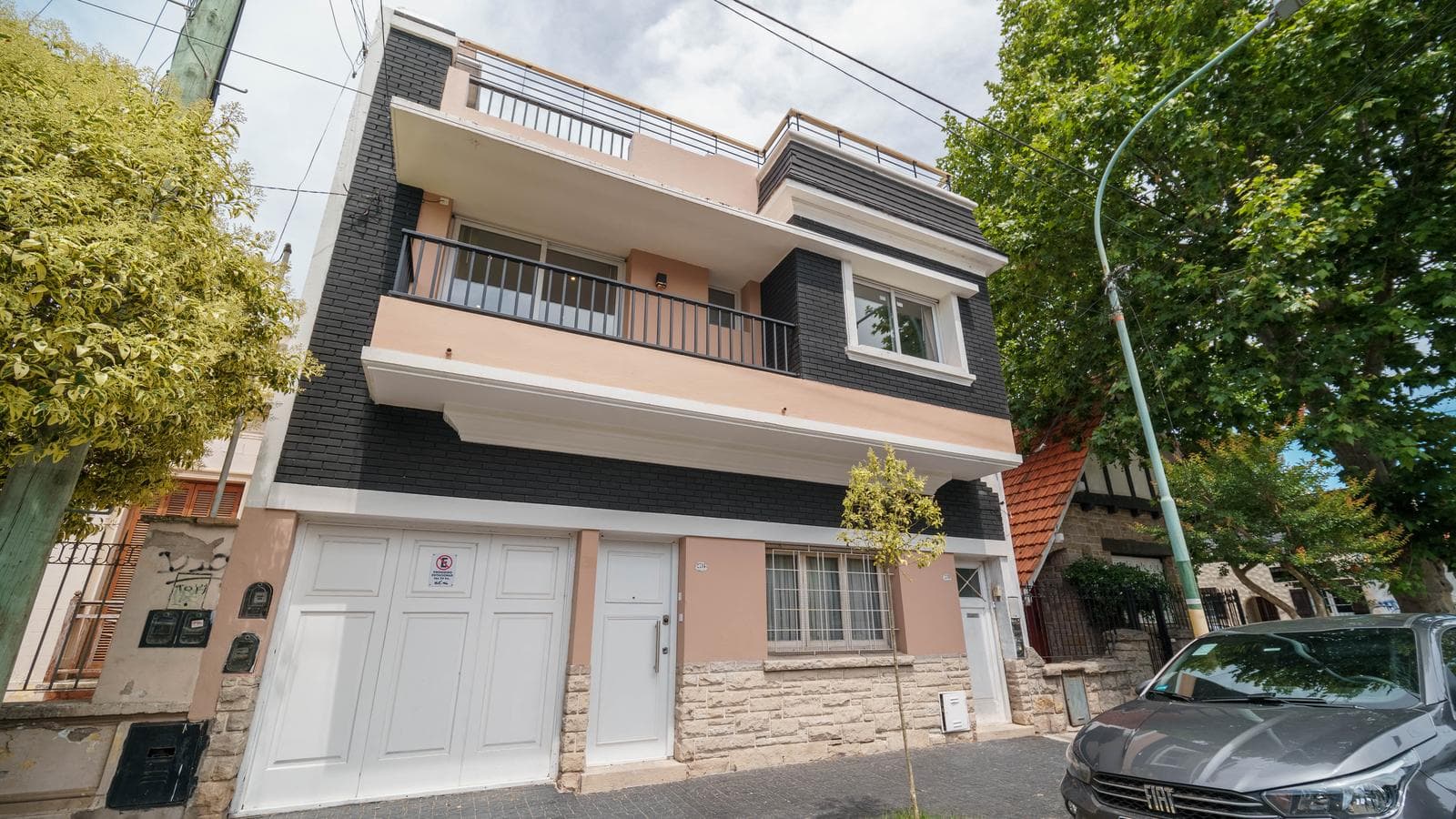 Fully Recycled Duplex Apartment in Chauvin