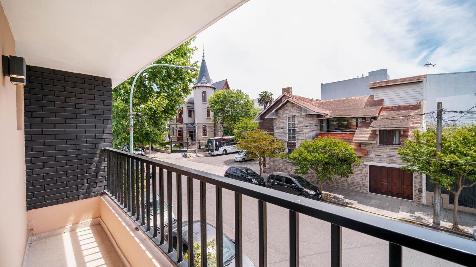Fully Recycled Duplex Apartment in Chauvin