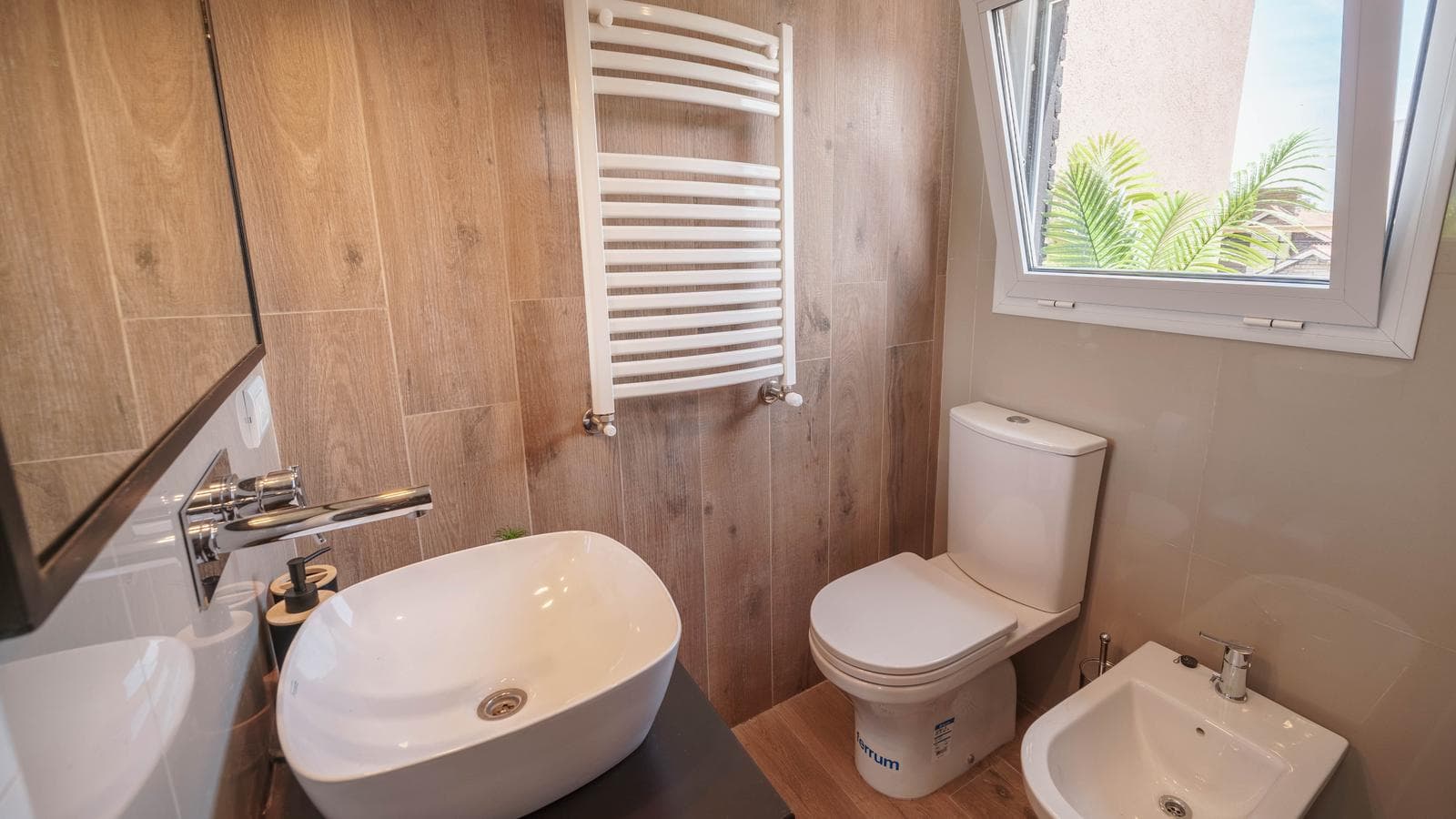 Fully Recycled Duplex Apartment in Chauvin