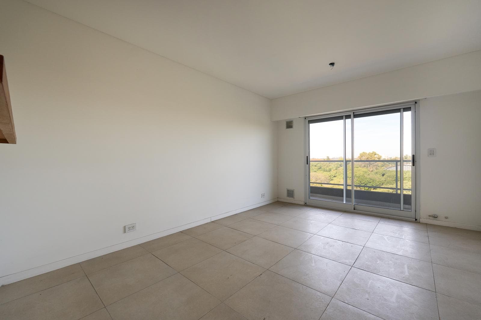 FOR SALE - Brand-new 2-bedroom apartment with a front-facing balcony - Lourdes, Rosario.