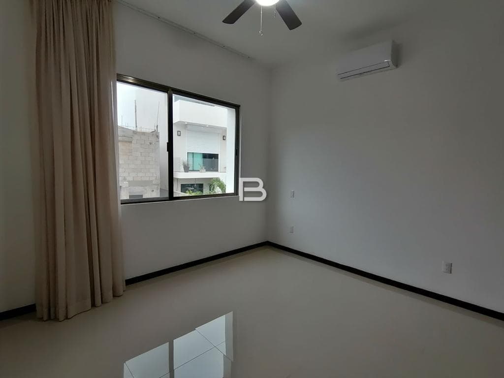 Aqua Cancún Phase 2: House for Rent