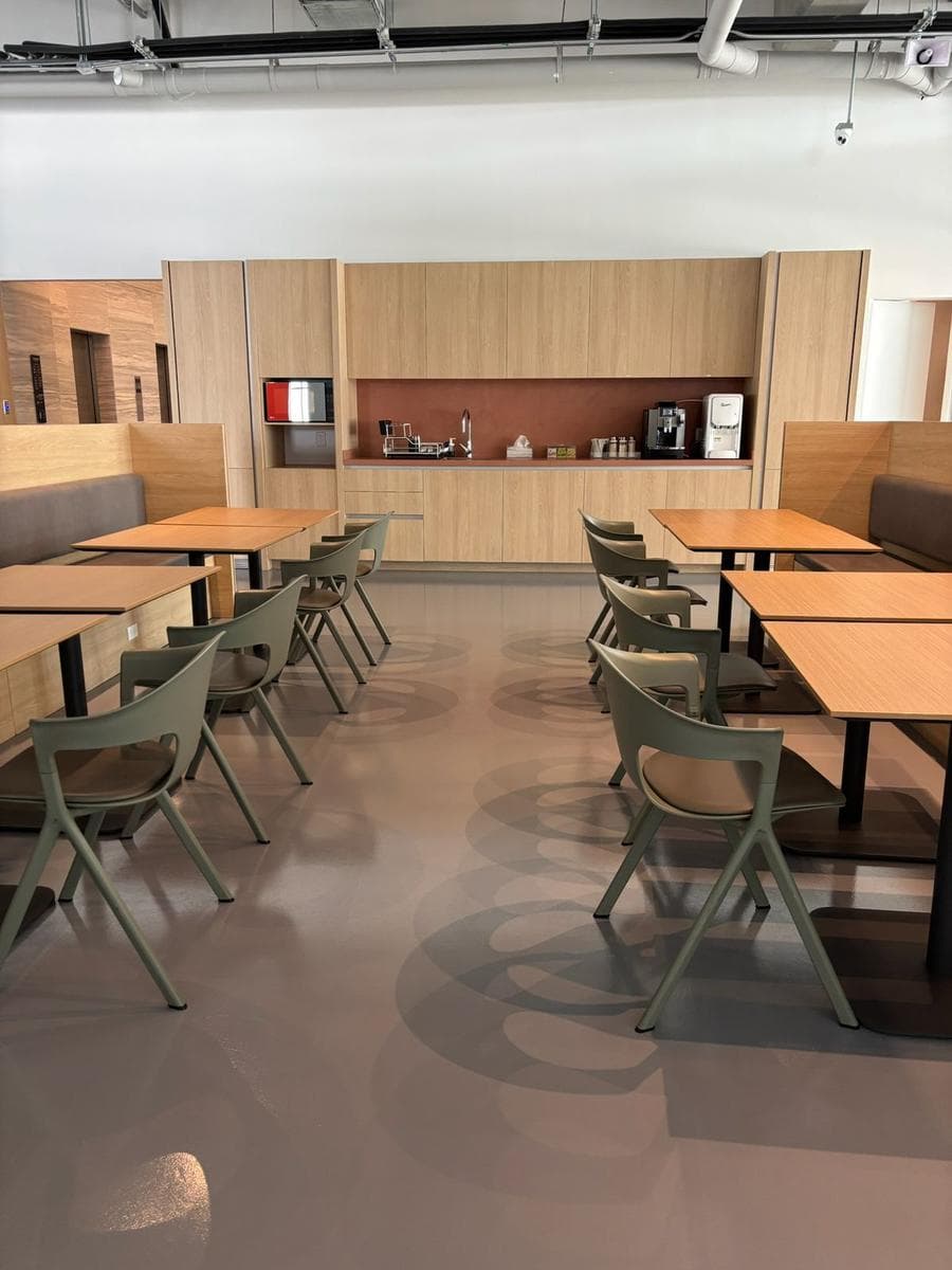 Furnished office in Naples