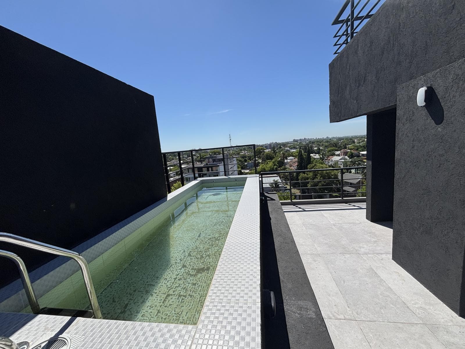 Tigre 2 AMB. Garage. Private Pool. Completed