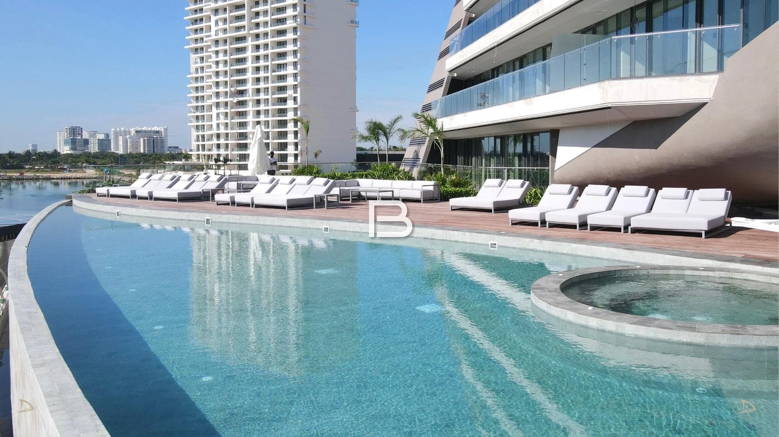 Shark Tower Cancún: Condo for Sale