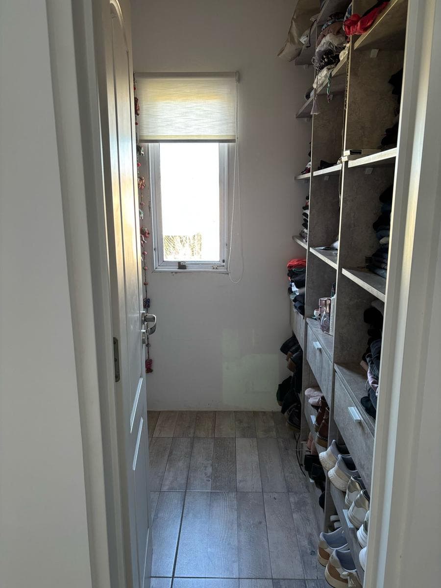 House for Sale - 5 Bedrooms in Harás Santa María, Los Eucaliptus