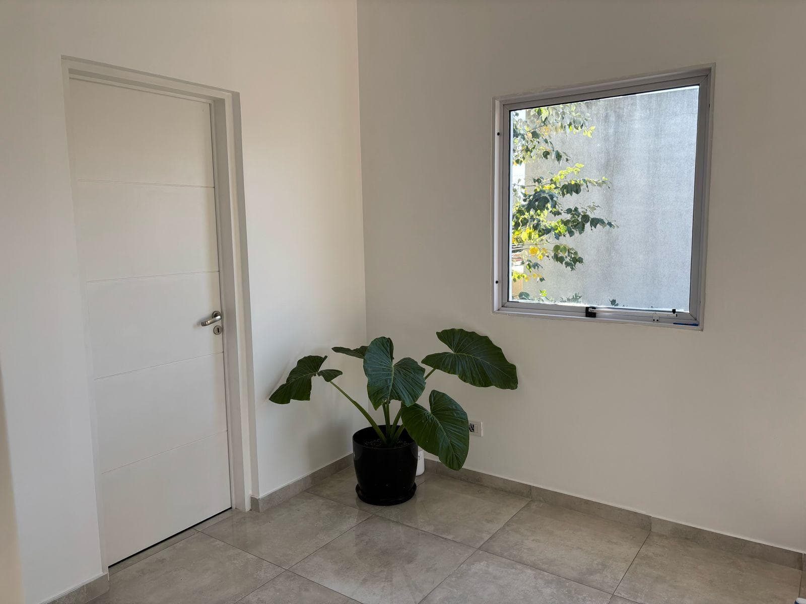 House for Sale - 5 Bedrooms in Harás Santa María, Los Eucaliptus