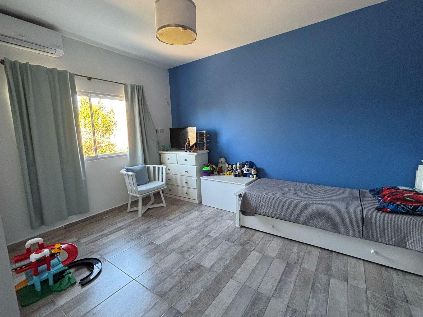 House for Sale - 5 Bedrooms in Harás Santa María, Los Eucaliptus