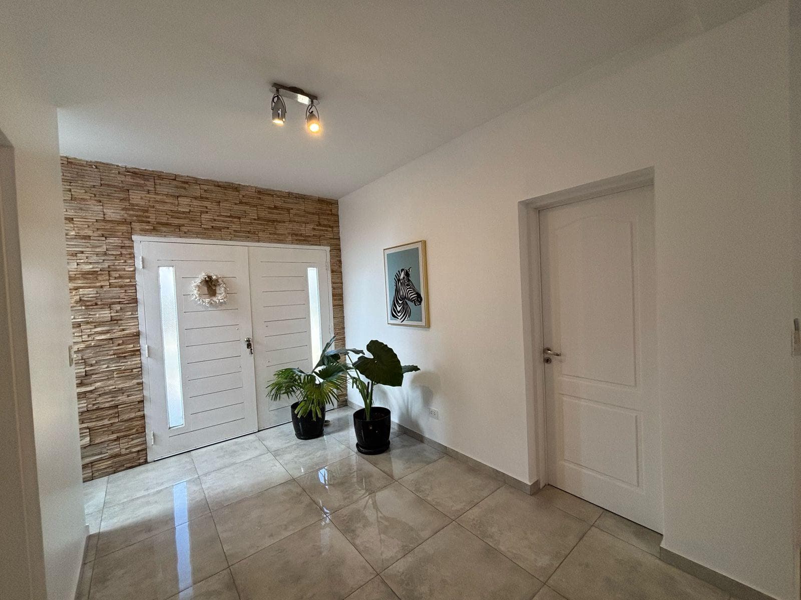 House for Sale - 5 Bedrooms in Harás Santa María, Los Eucaliptus