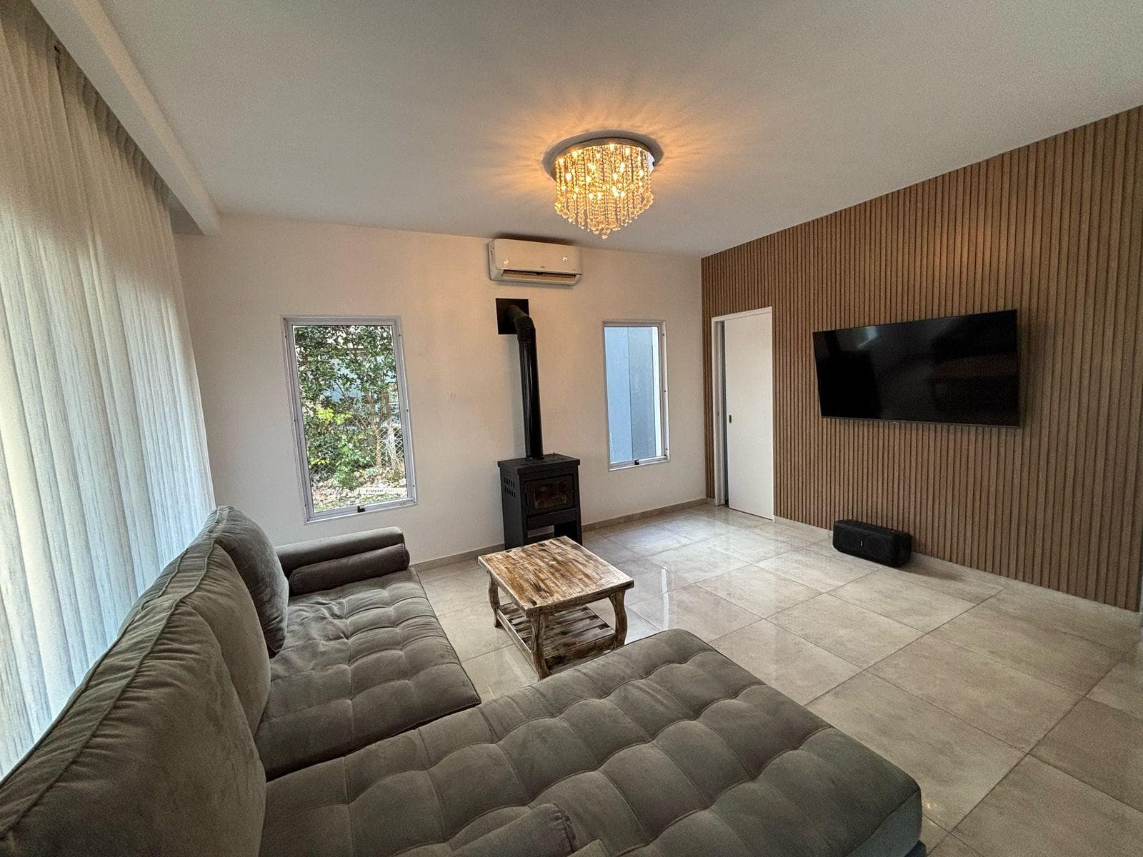 House for Sale - 5 Bedrooms in Harás Santa María, Los Eucaliptus