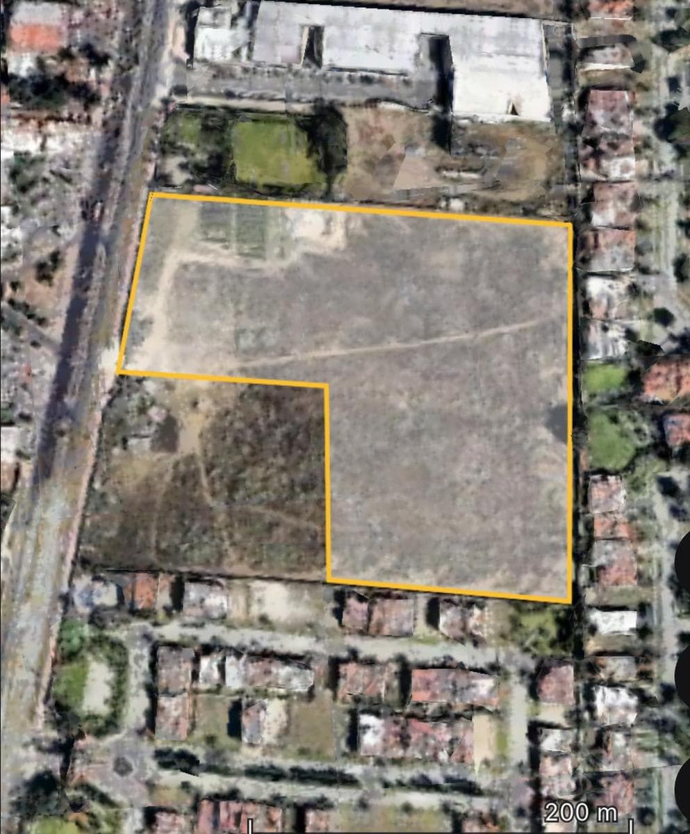 Lot on Aviación Avenue