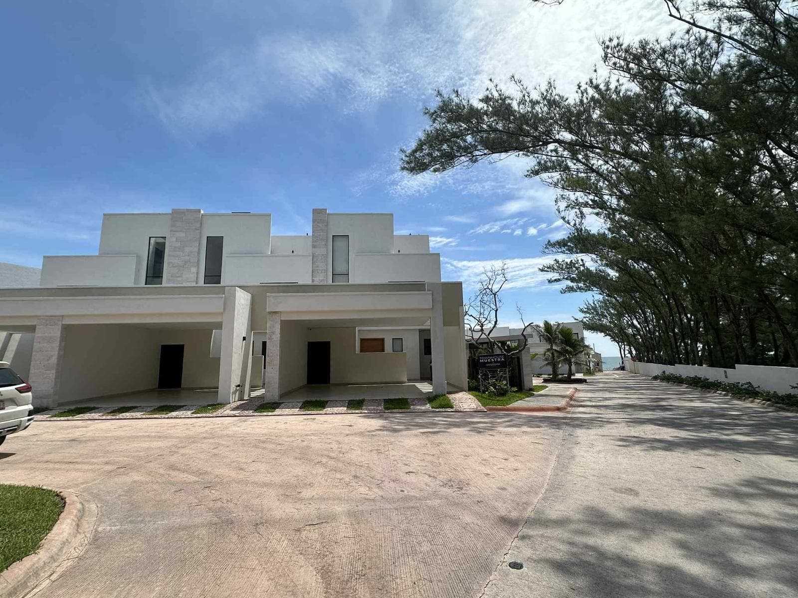 House for Sale in La Escondida, Velamar