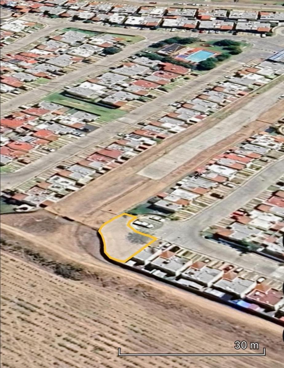 LAND IN THE COTO ALBANO SUBURB