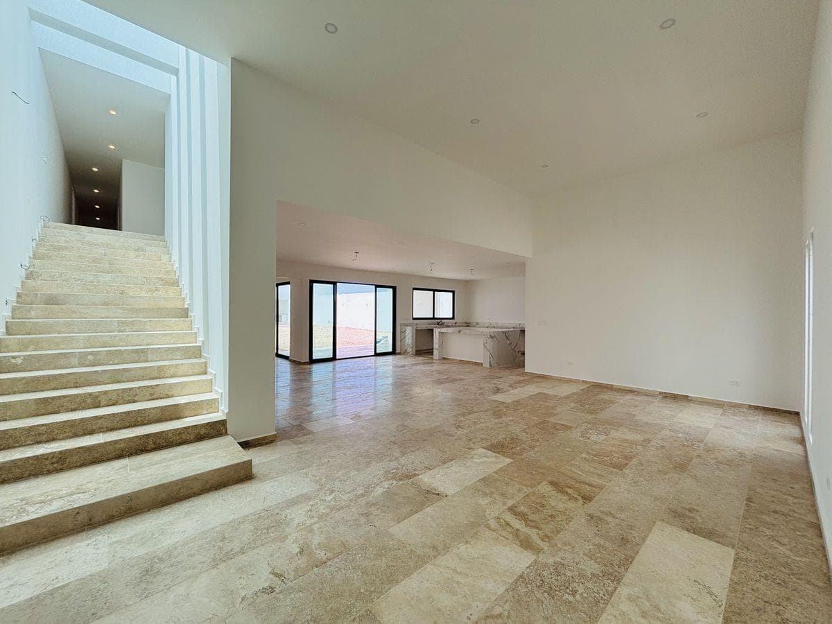 4-Bedroom House for Sale with Spacious Lot in Dzityá