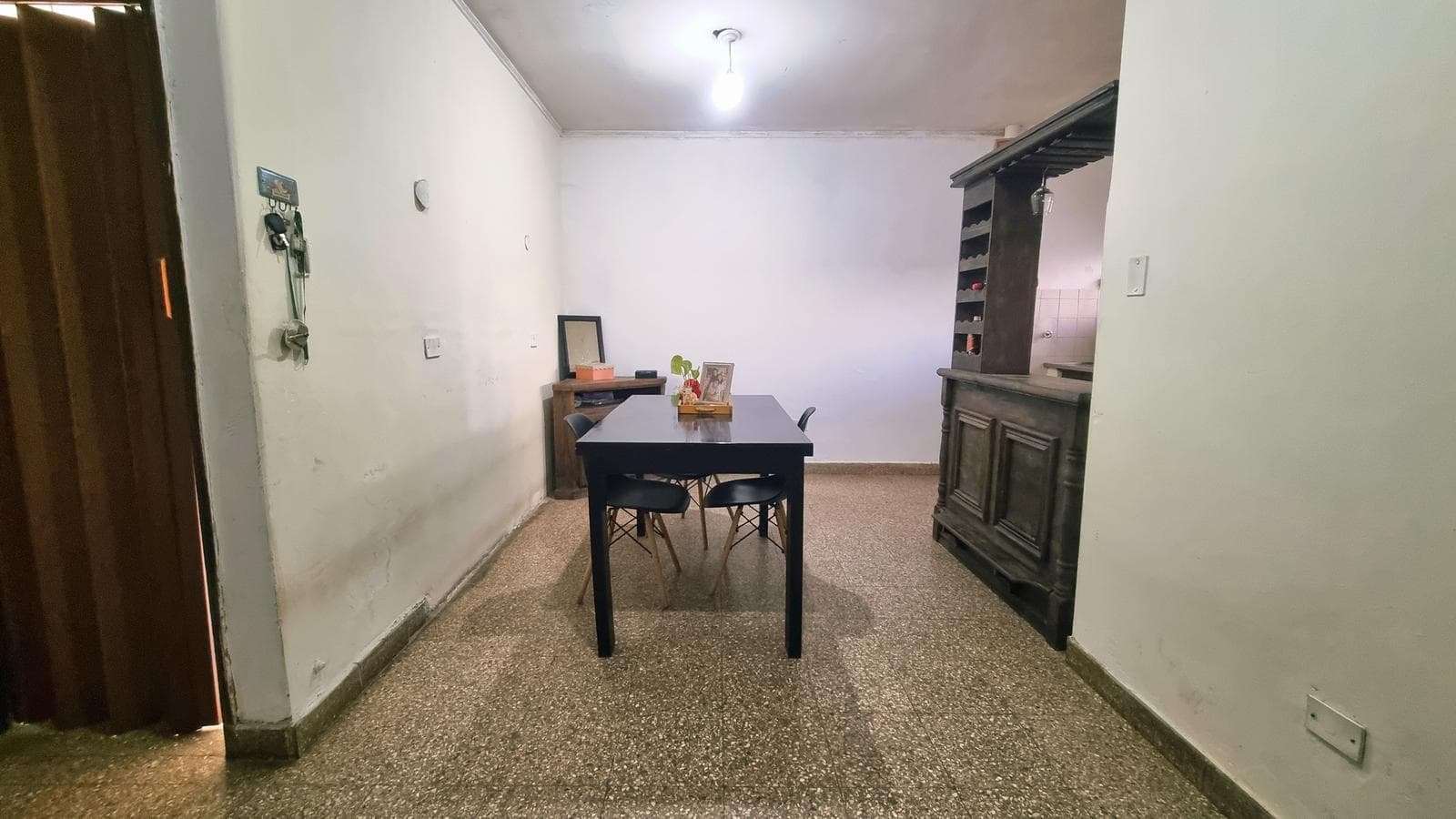 Great location—ground-floor penthouse with a garage, in the Downtown area!!