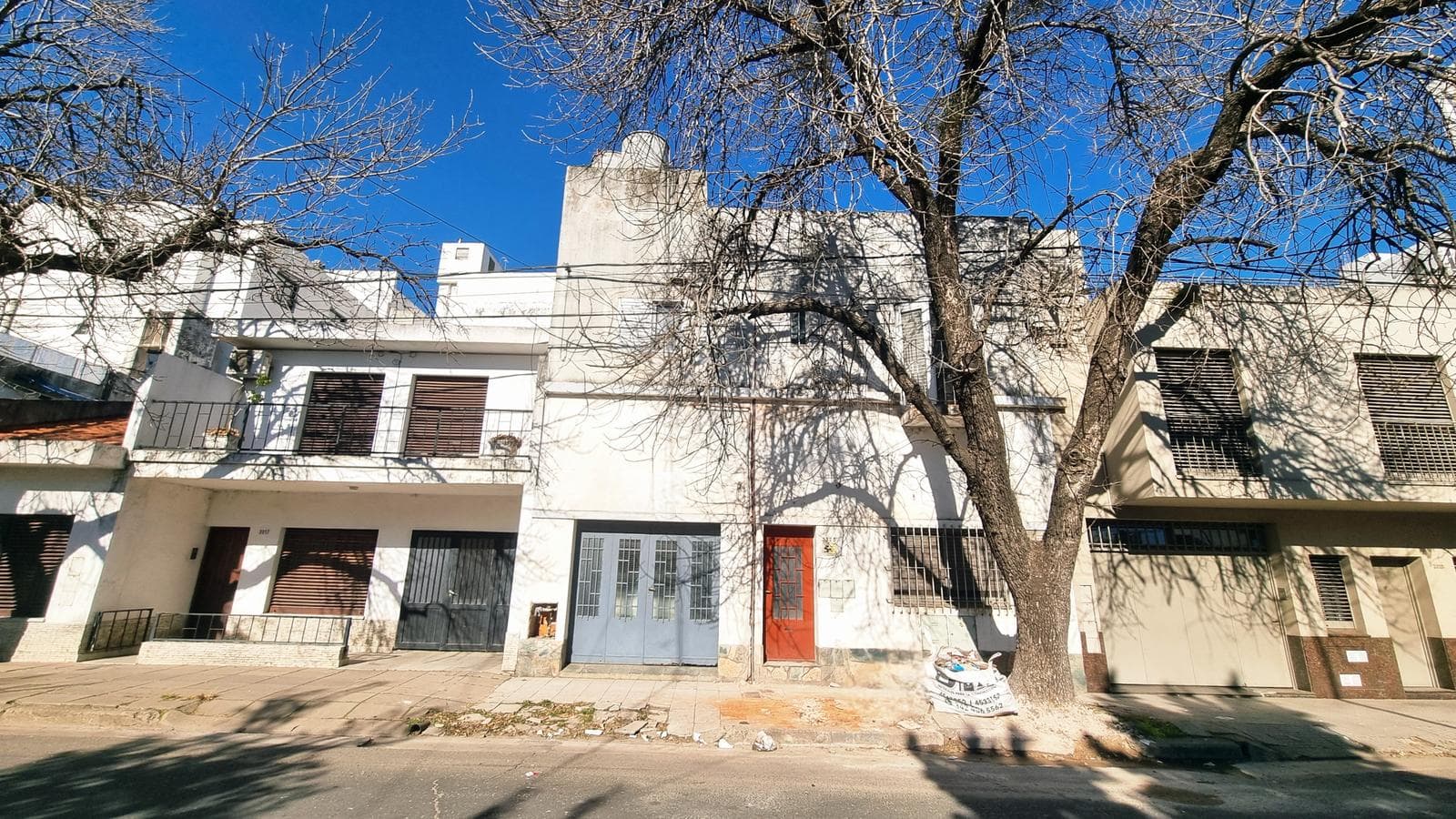 Great location—ground-floor penthouse with a garage, in the Downtown area!!